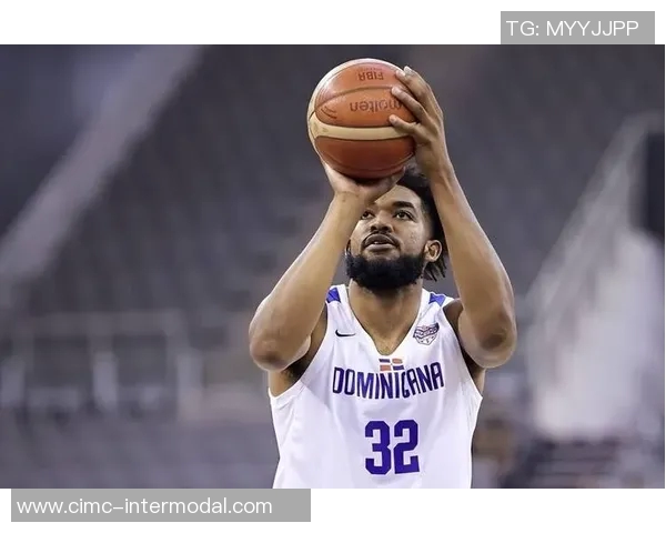 篮球场上的明星们英语：探索NBA球员的语言魅力与文化影响